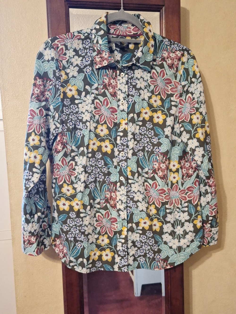 Talbots Multicolor Floral Button-Down Shirt  Sz. Petite Med.